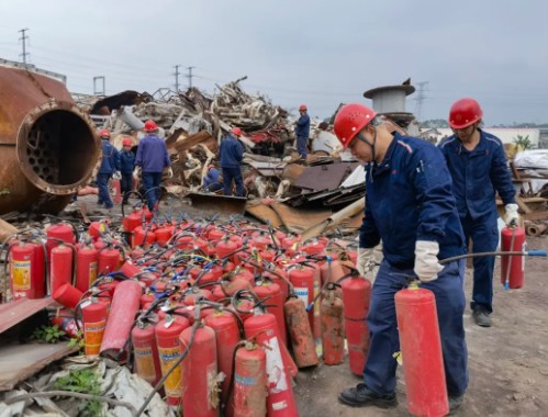 中金公司開展環(huán)保雙行動 黨員先鋒助力綠色攻堅